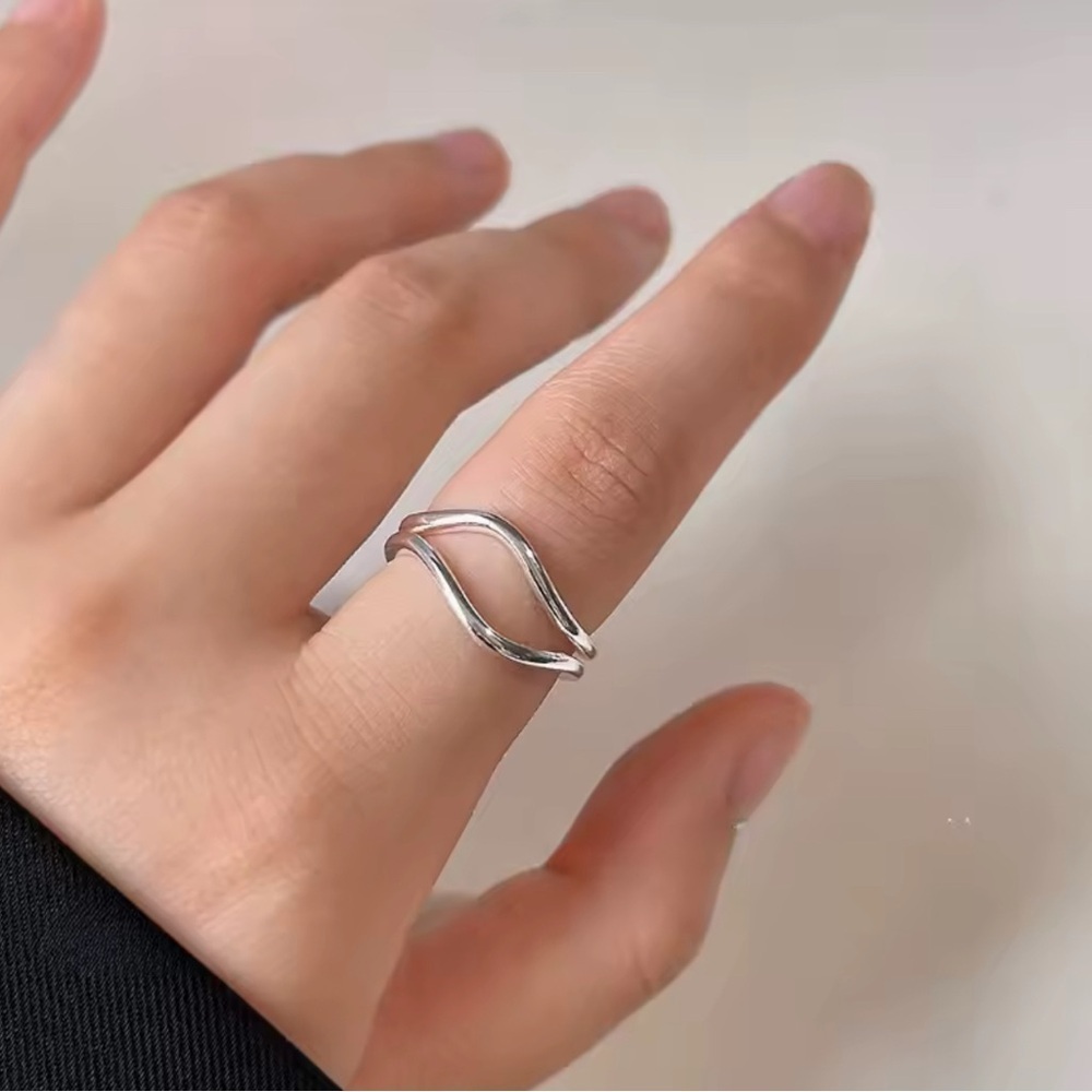 Minimalist Silver Double Band Ring - Picture 3 of 4